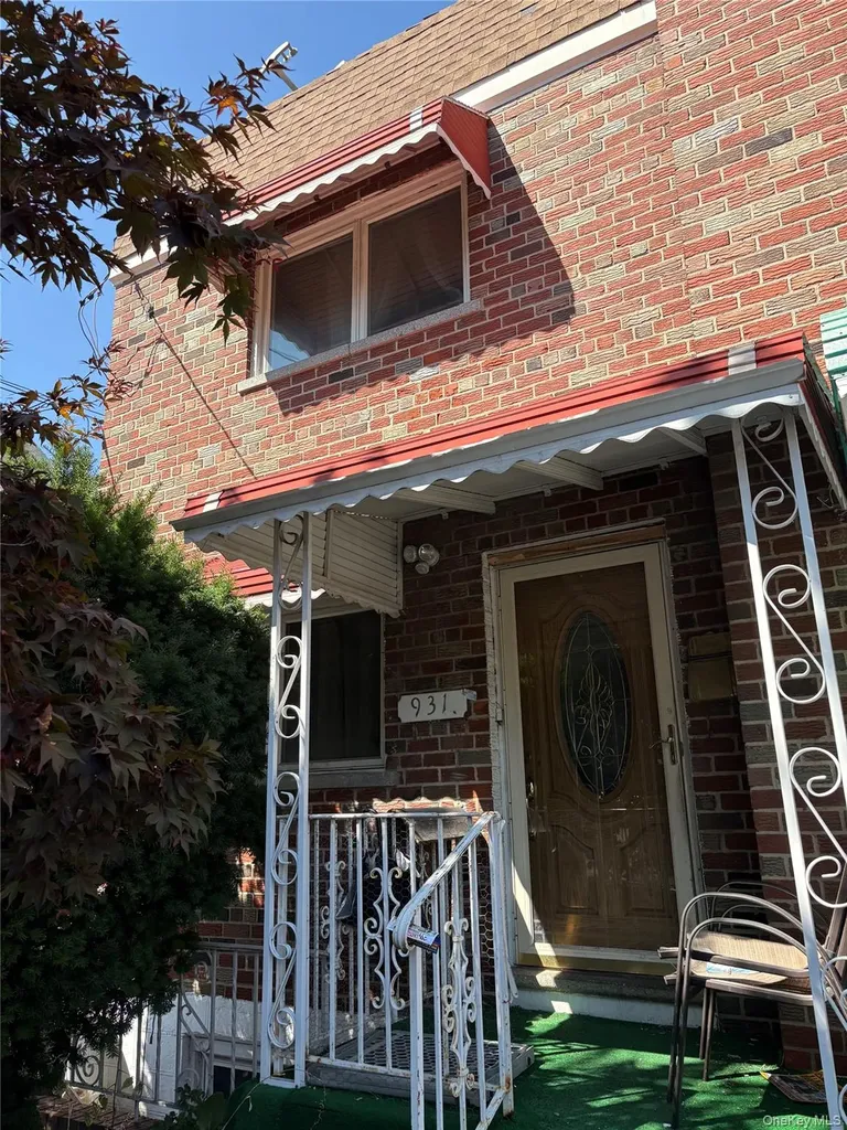 931 E 232nd Street Bronx NY 10466