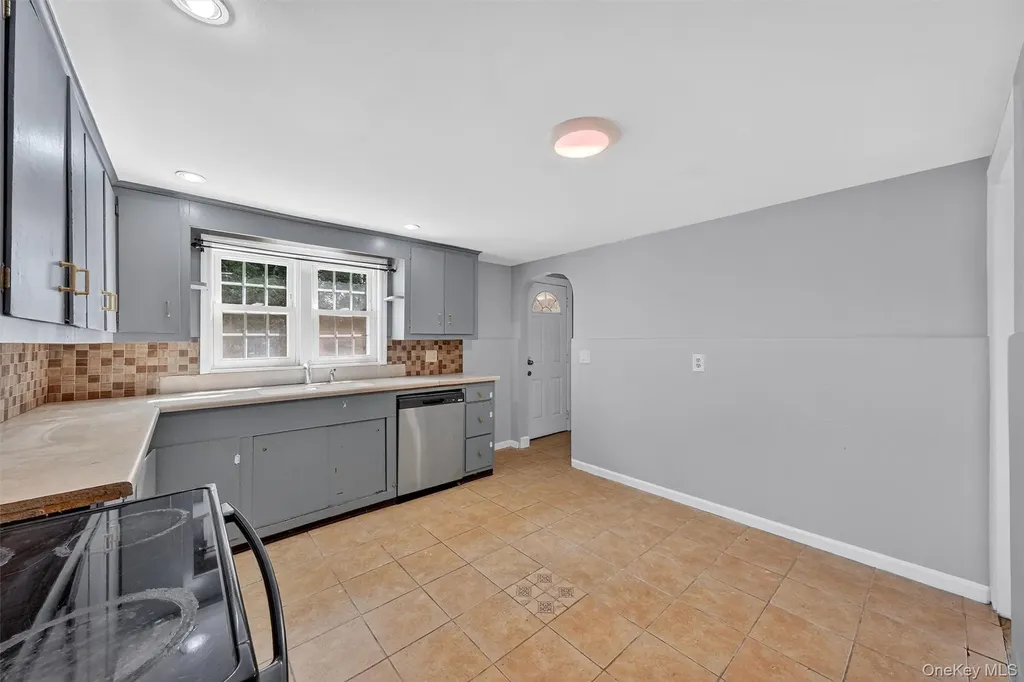 2 Treadwell Circle Poughkeepsie NY 12601