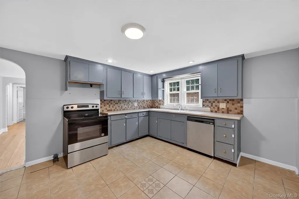 2 Treadwell Circle Poughkeepsie NY 12601