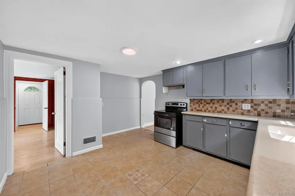 2 Treadwell Circle Poughkeepsie NY 12601