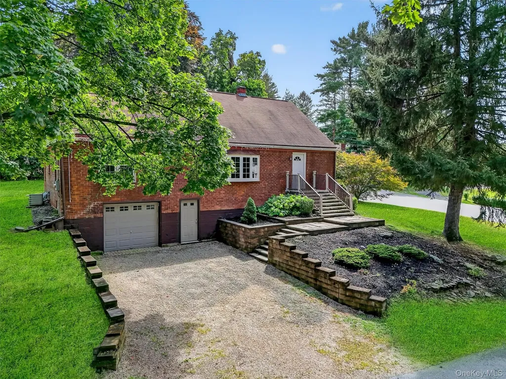 2 Treadwell Circle Poughkeepsie NY 12601