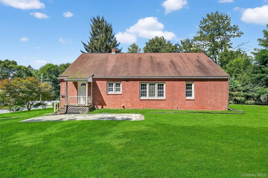 2 Treadwell Circle Poughkeepsie NY 12601