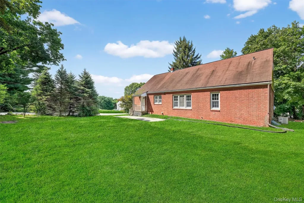 2 Treadwell Circle Poughkeepsie NY 12601