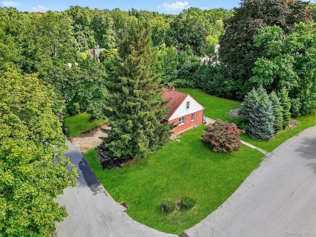 2 Treadwell Circle Poughkeepsie NY 12601