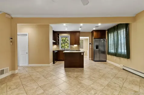 141 Dixon Road Carmel NY 10512