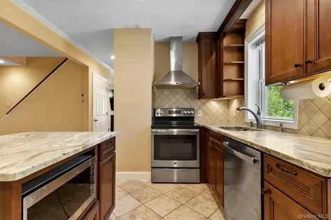 141 Dixon Road Carmel NY 10512
