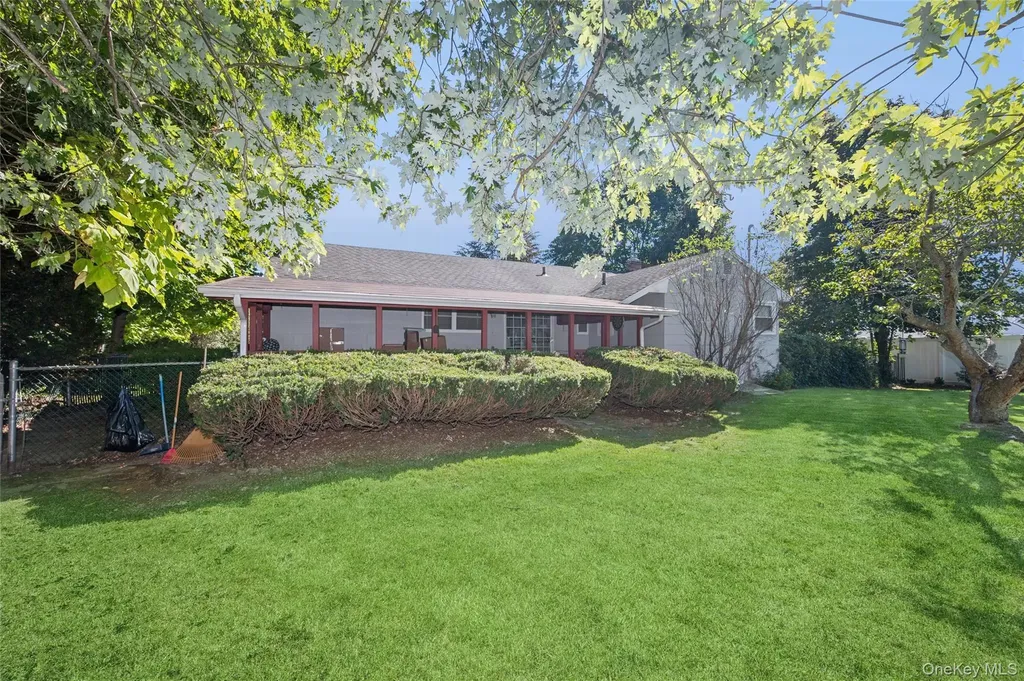 14 Radburn Drive Commack NY 11725