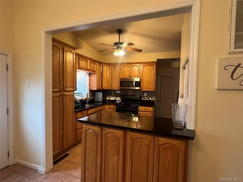 42 Richmond Street Islip NY 11751