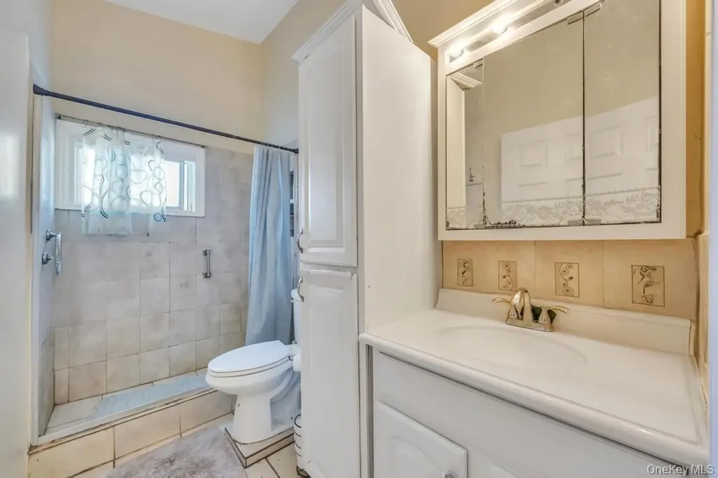 42 Richmond Street Islip NY 11751