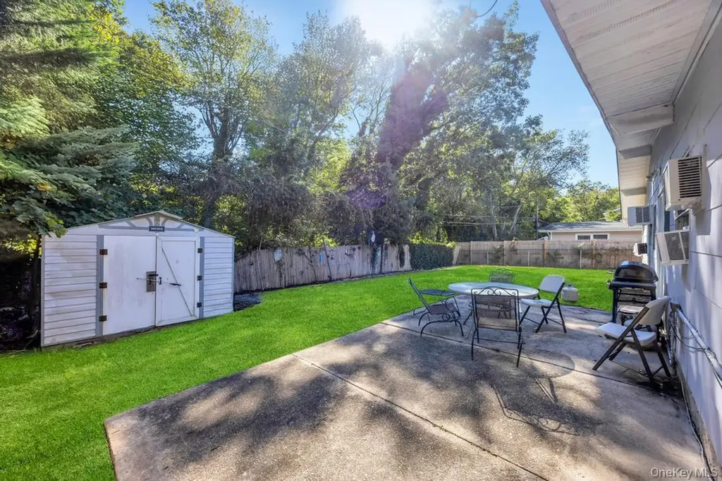 42 Richmond Street Islip NY 11751