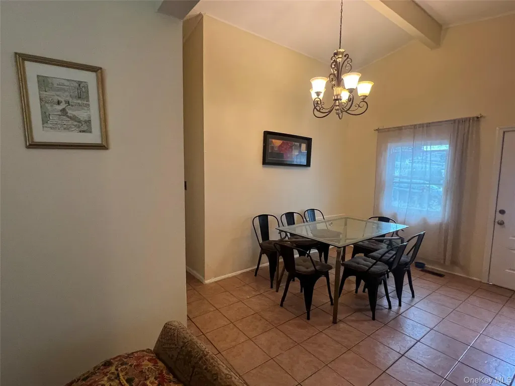 42 Richmond Street Islip NY 11751