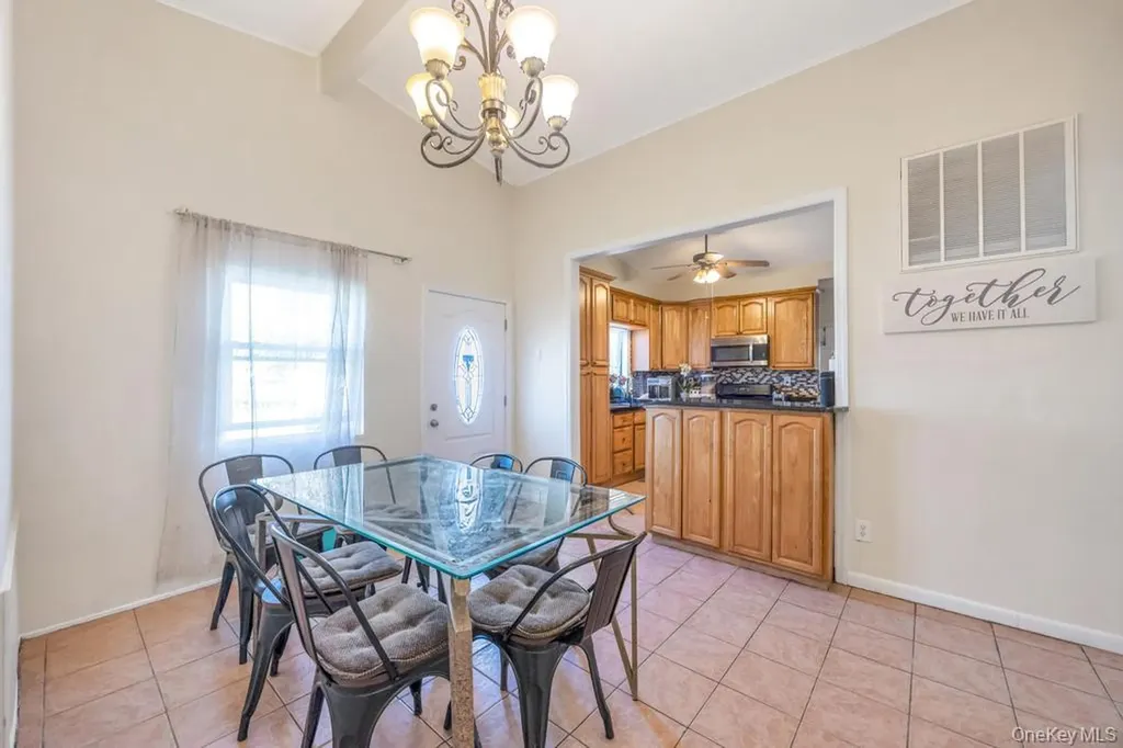 42 Richmond Street Islip NY 11751