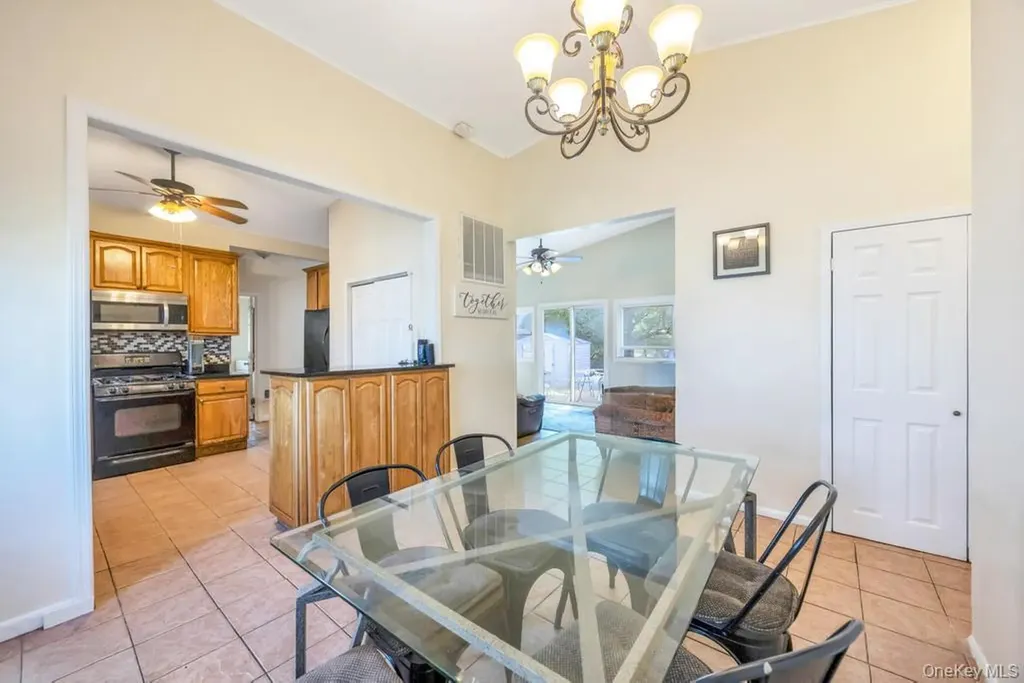 42 Richmond Street Islip NY 11751