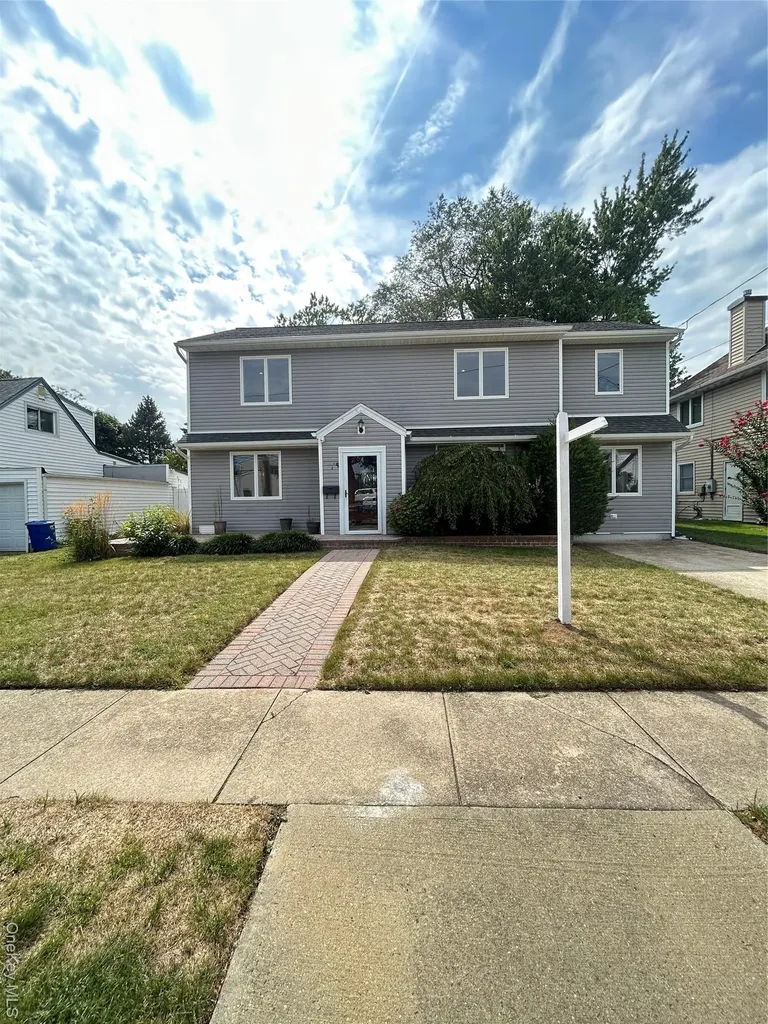 3068 Xavier Place Oceanside NY 11572