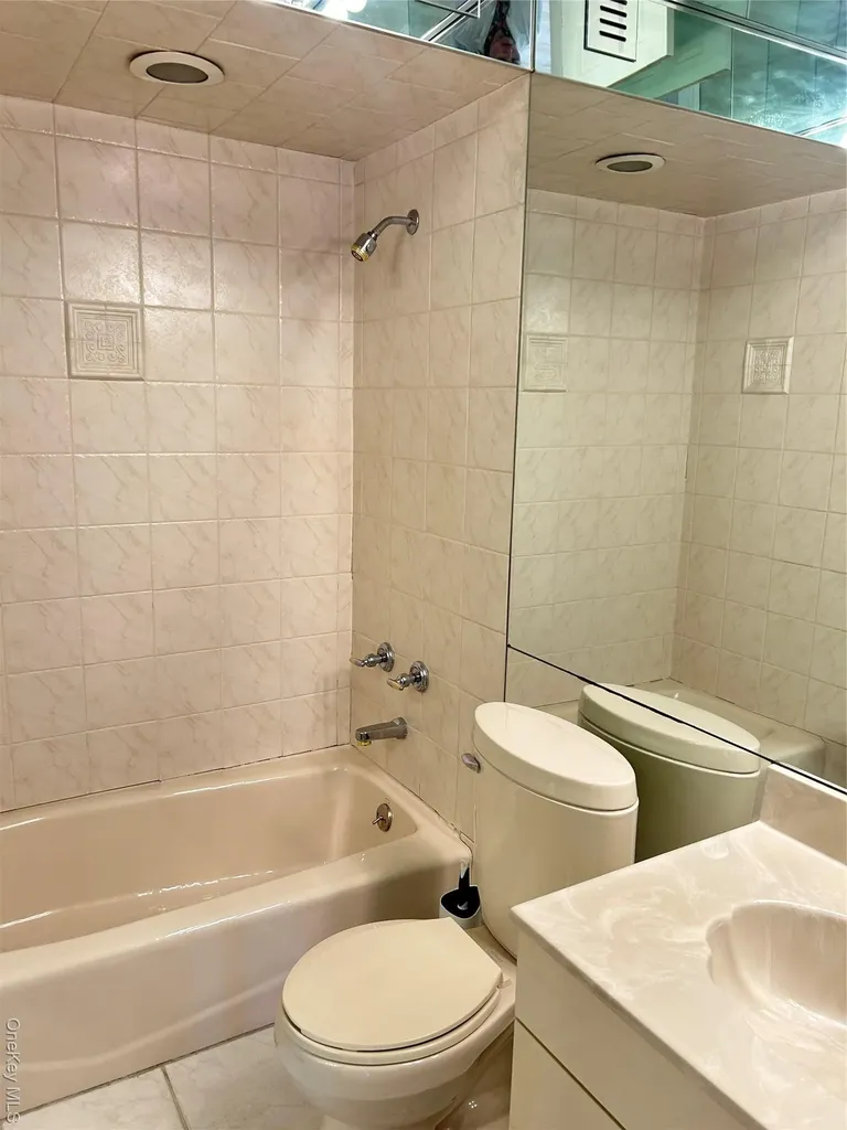 3068 Xavier Place Oceanside NY 11572
