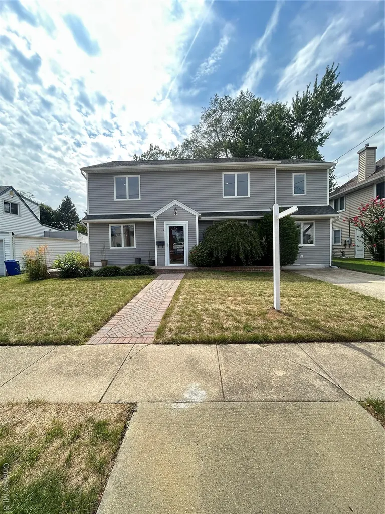 3068 Xavier Place Oceanside NY 11572
