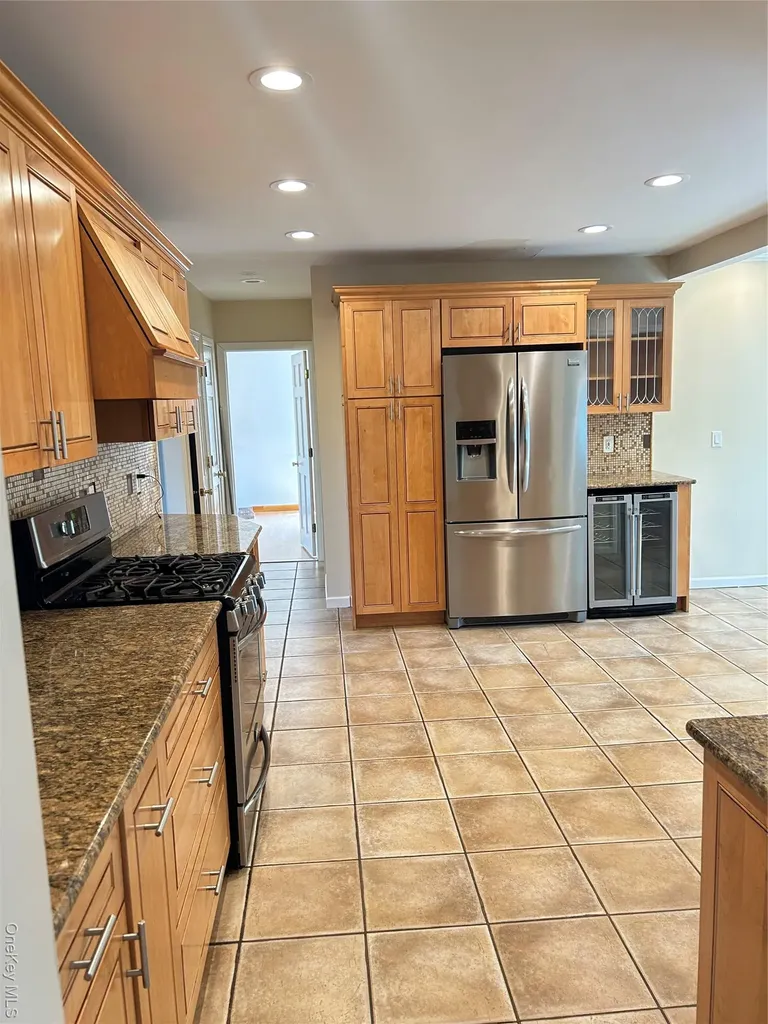 3068 Xavier Place Oceanside NY 11572