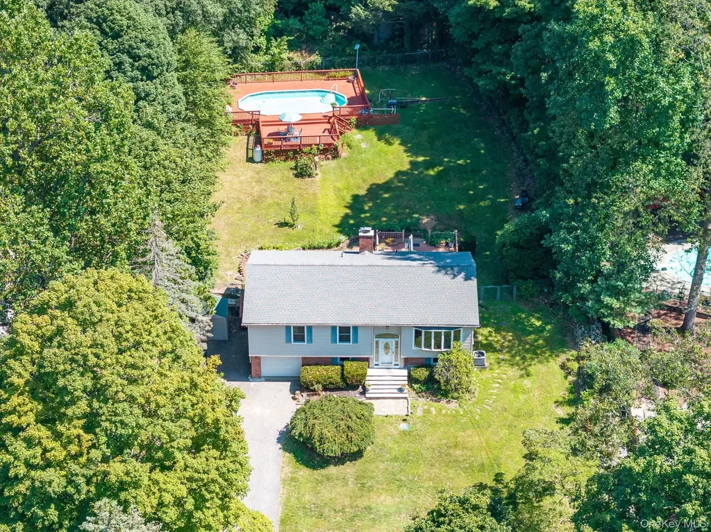 30 Steiner Drive Mahopac NY 10541
