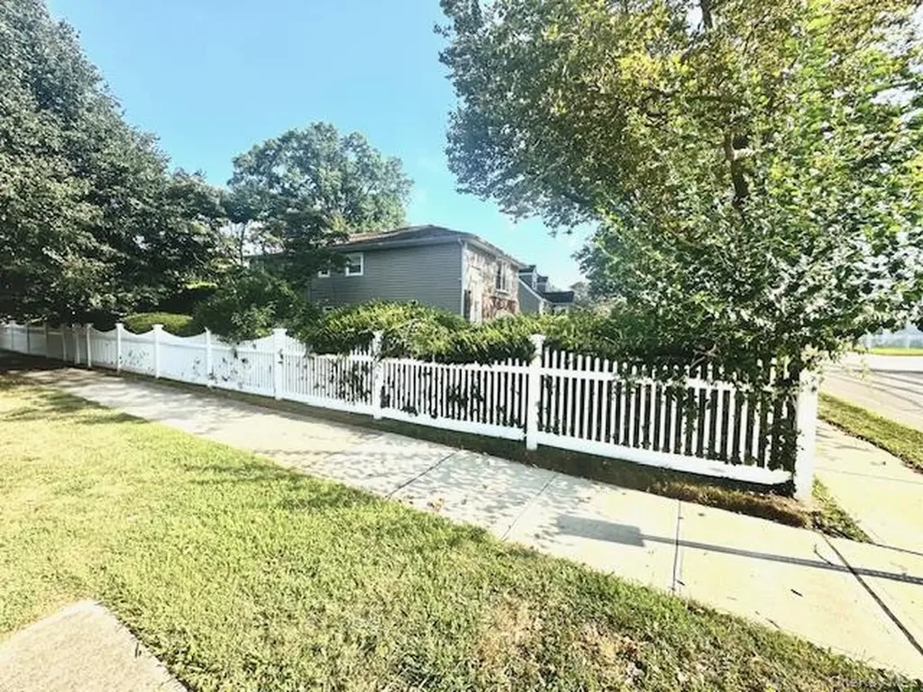 2743 Milburn Avenue Baldwin NY 11510