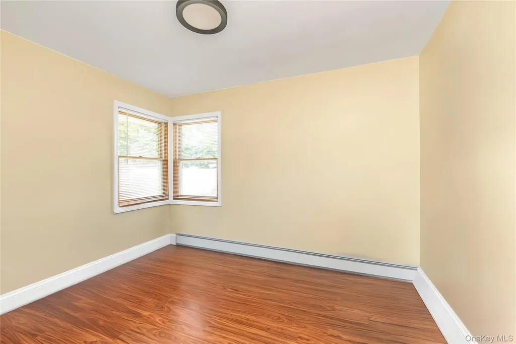1983 Dutch Broadway Elmont NY 11003