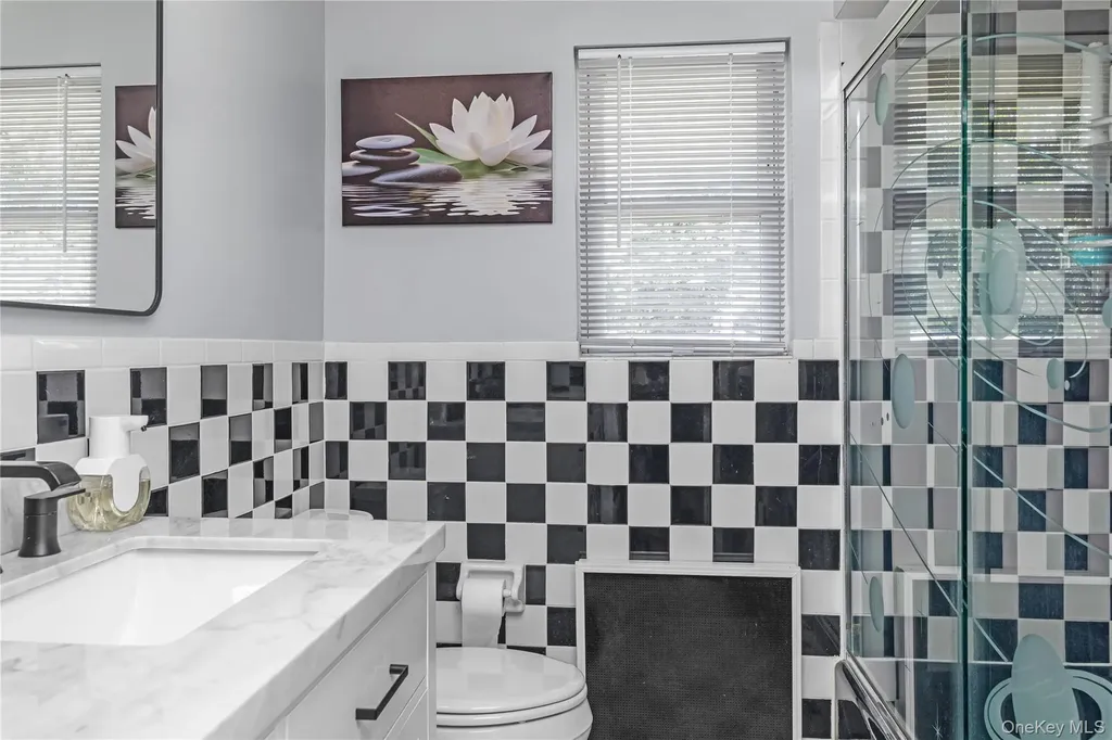 1983 Dutch Broadway Elmont NY 11003
