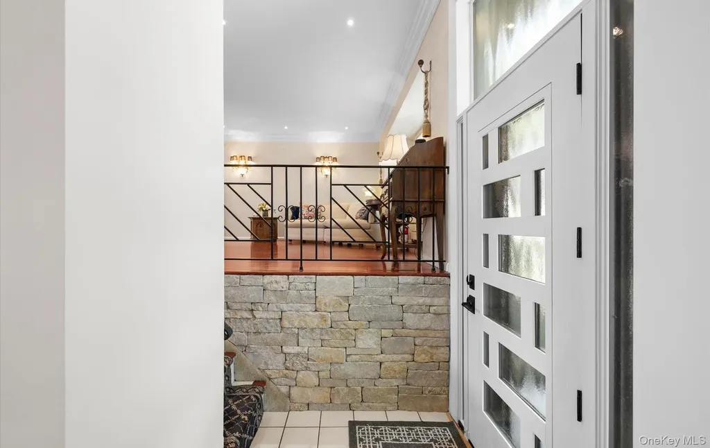 14 John Drive Old Bethpage NY 11804
