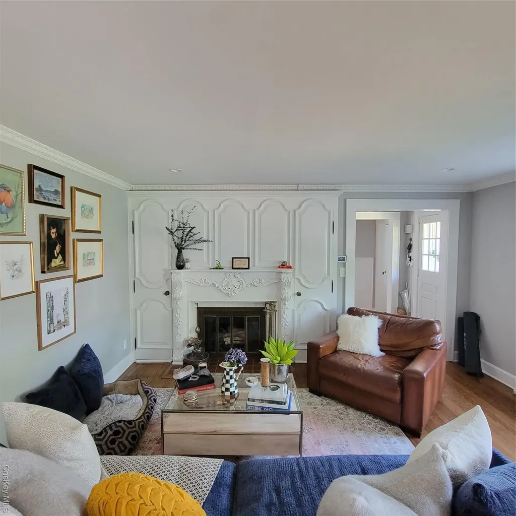 143 33rd Street Lindenhurst NY 11757