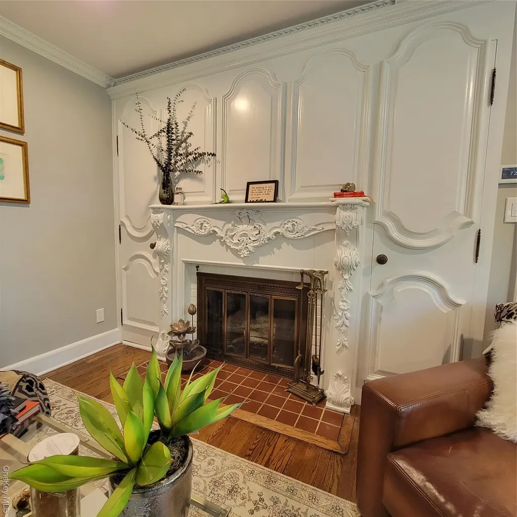 143 33rd Street Lindenhurst NY 11757