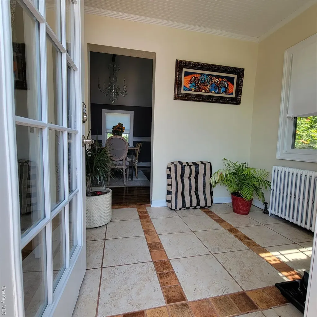 143 33rd Street Lindenhurst NY 11757