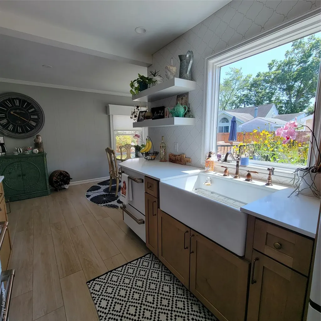 143 33rd Street Lindenhurst NY 11757