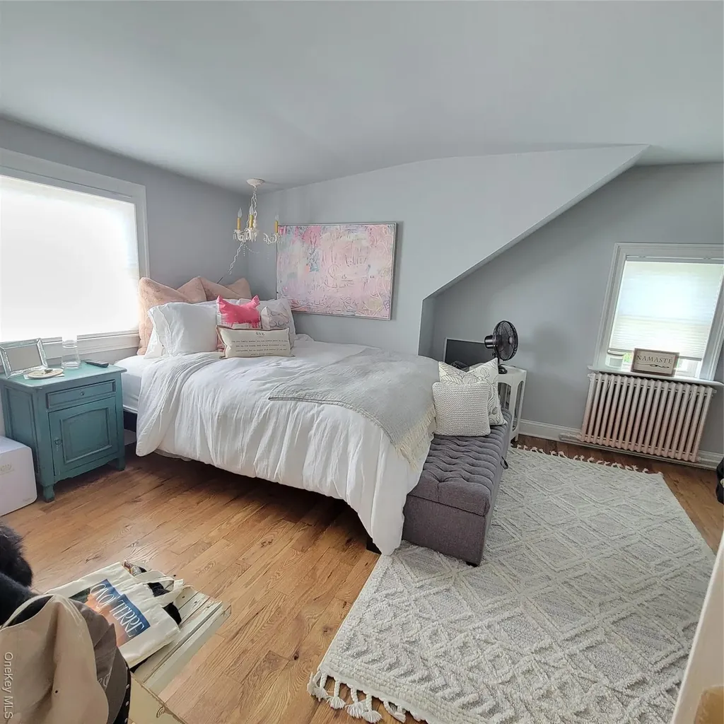 143 33rd Street Lindenhurst NY 11757