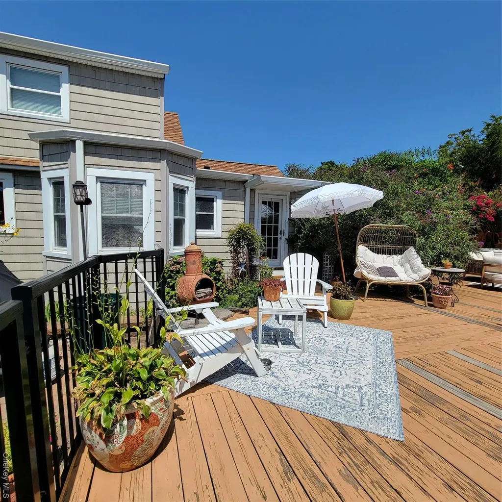 143 33rd Street Lindenhurst NY 11757