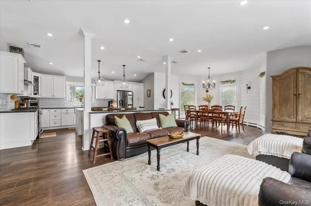 308 Sunset Boulevard Massapequa NY 11758