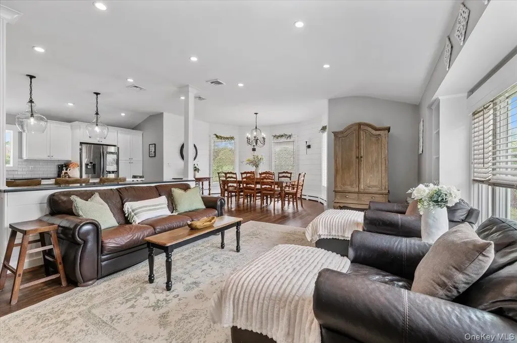 308 Sunset Boulevard Massapequa NY 11758