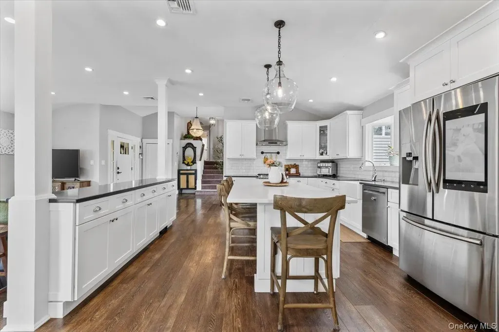 308 Sunset Boulevard Massapequa NY 11758