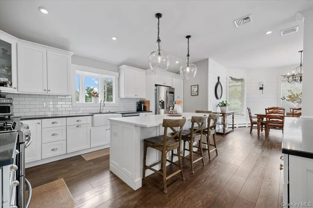 308 Sunset Boulevard Massapequa NY 11758