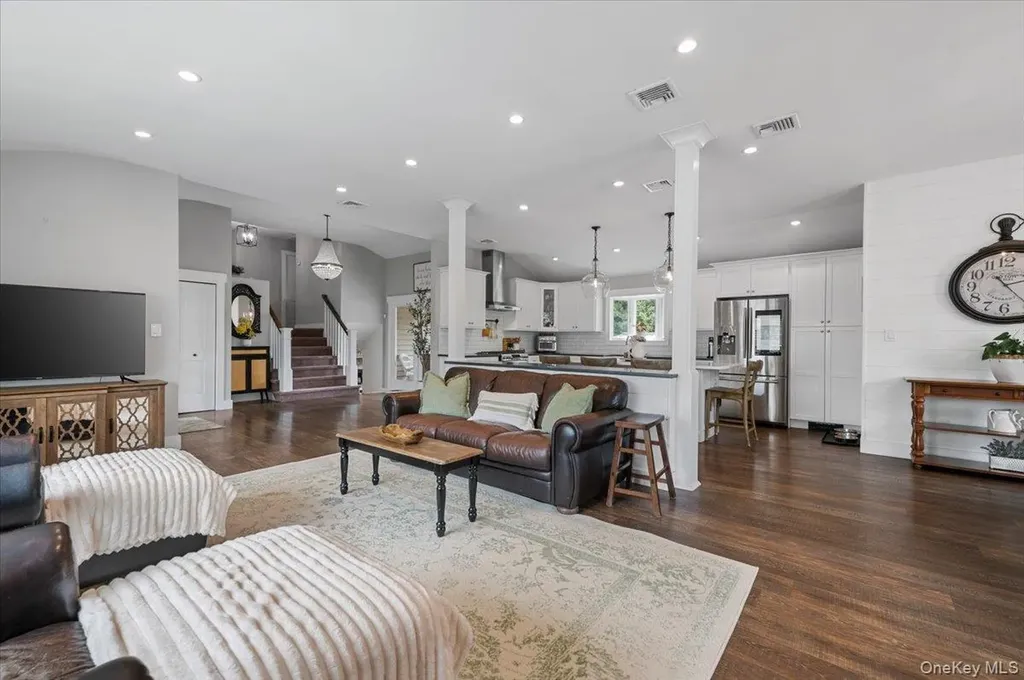 308 Sunset Boulevard Massapequa NY 11758