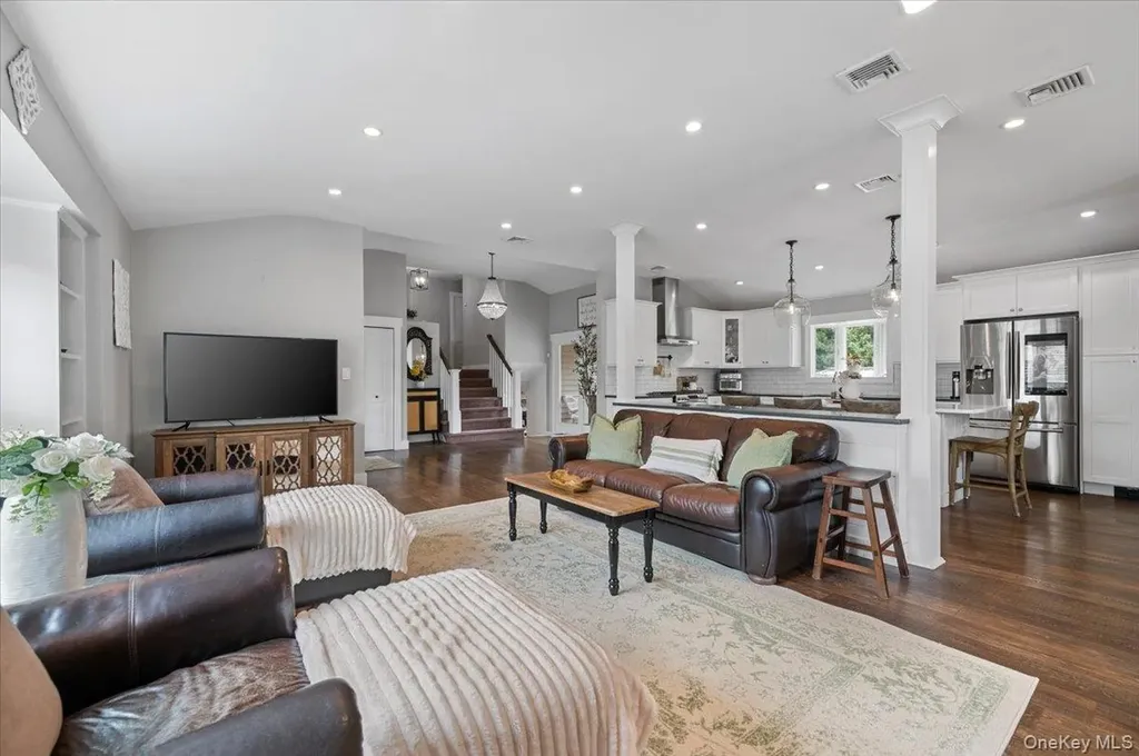 308 Sunset Boulevard Massapequa NY 11758