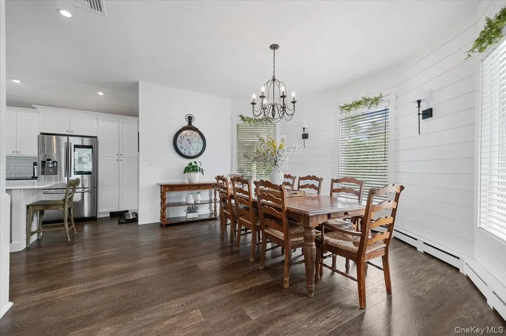 308 Sunset Boulevard Massapequa NY 11758
