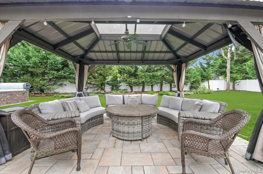 308 Sunset Boulevard Massapequa NY 11758