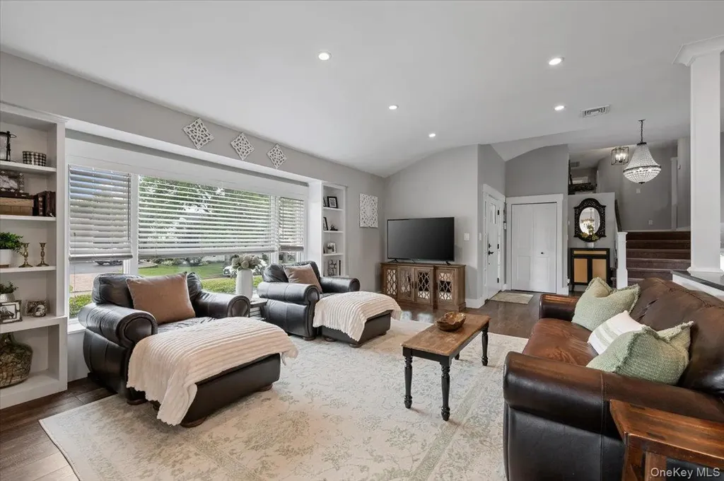 308 Sunset Boulevard Massapequa NY 11758