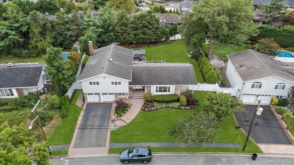 308 Sunset Boulevard Massapequa NY 11758