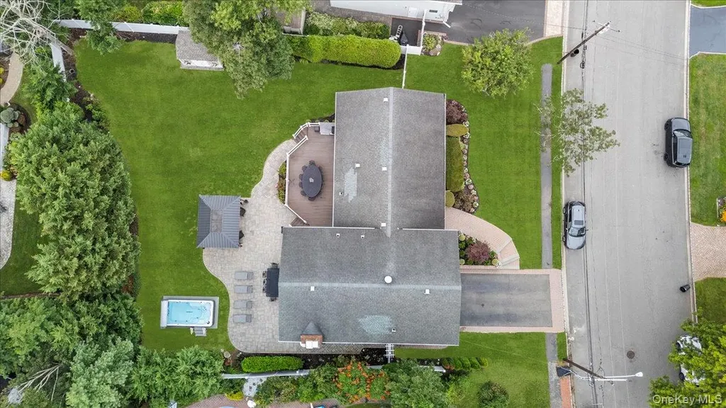 308 Sunset Boulevard Massapequa NY 11758