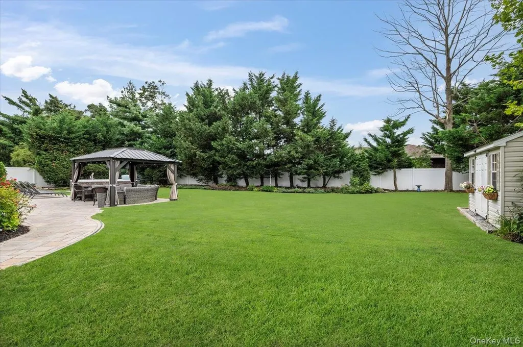 308 Sunset Boulevard Massapequa NY 11758