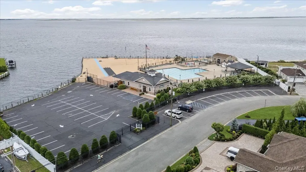 308 Sunset Boulevard Massapequa NY 11758