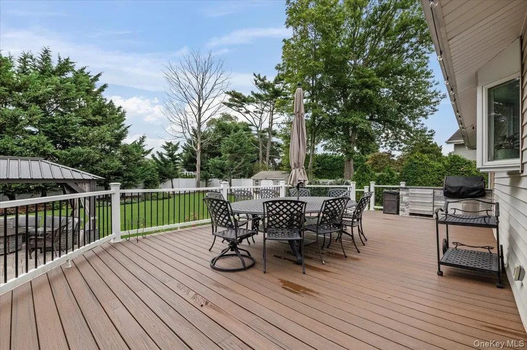 308 Sunset Boulevard Massapequa NY 11758