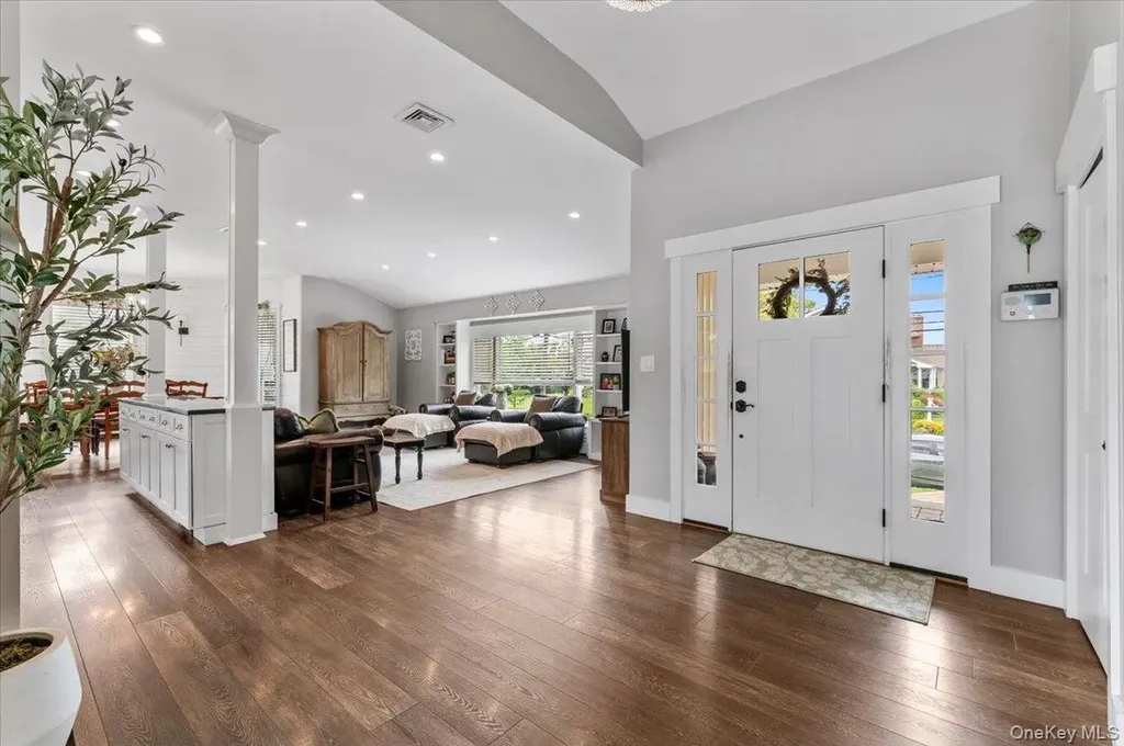 308 Sunset Boulevard Massapequa NY 11758