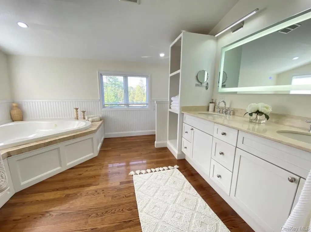 51 Cheviot Southampton NY 11968
