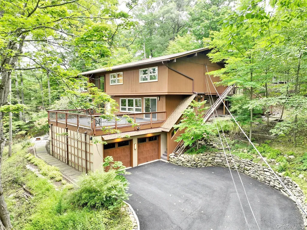 4 Steinway Court Suffern NY 10901