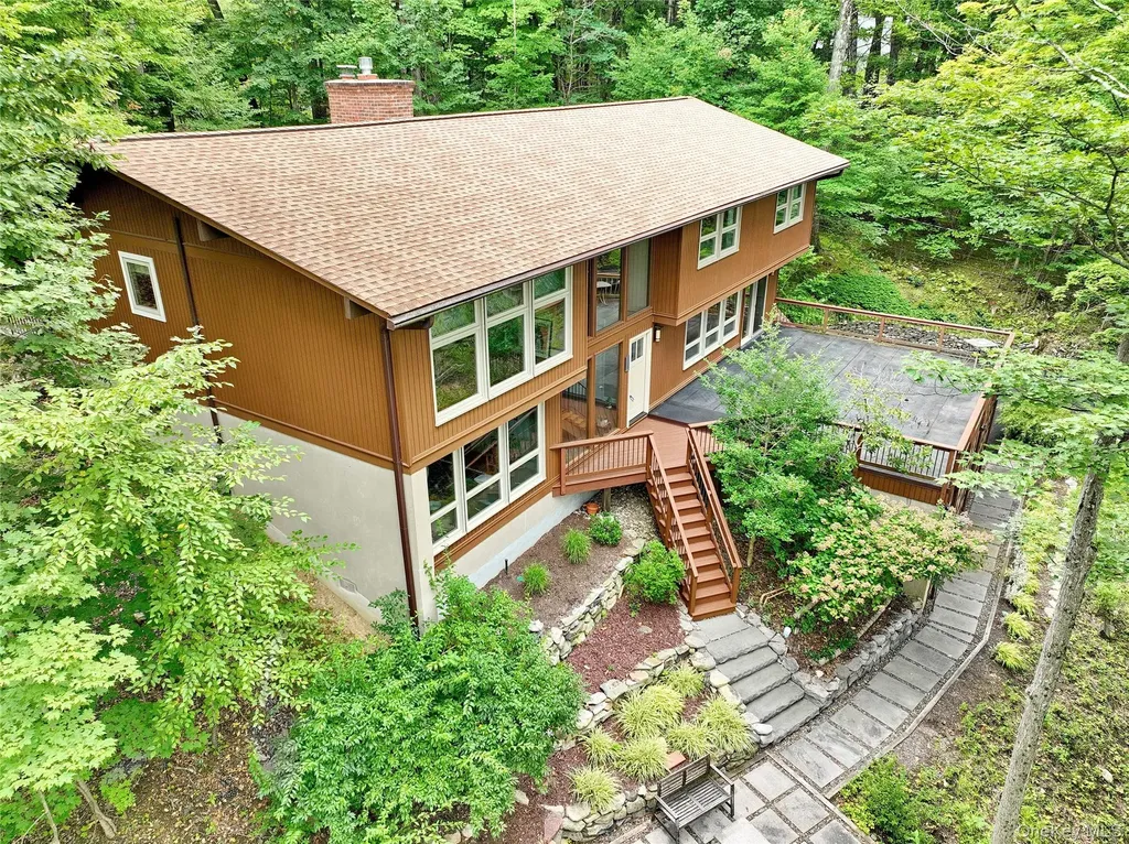 4 Steinway Court Suffern NY 10901